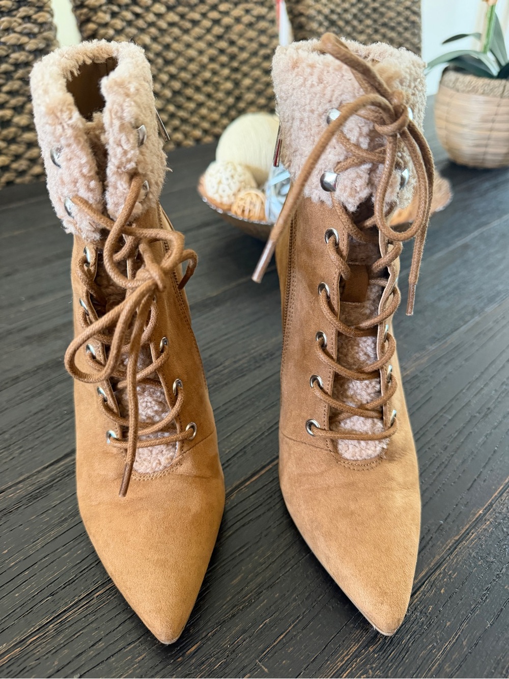 Women’s Lace-Up Pointed Toe Faux-Shearling Ankle Boots - Tan